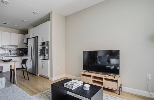 East Cambridge Apartment | Lovely Kendall Square Studio w/Gym, W/D & Roof, nr MIT, by Blueground