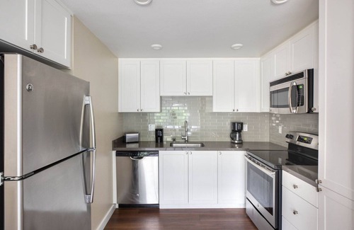 University City Apartment | Lovely La Jolla 1BR w/Gym, W/D & Pool, nr bars & shops, by Blueground