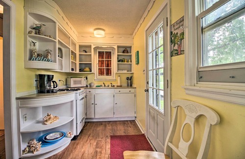 Dent Cabin | Lovely Lake Cabin: Boat Rentals & On-Site Bar