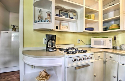 Dent Cabin | Lovely Lake Cabin: Boat Rentals & On-Site Bar
