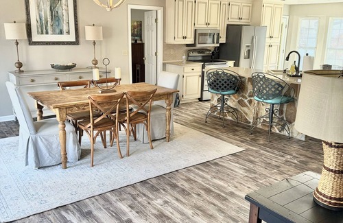 Chambers County House | Lovely Lake Home Close to Callaway Gardens & Auburn