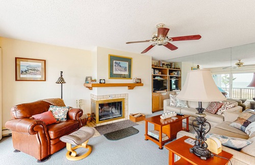 Glen Arbor Condo | Lovely Lake Michigan beachfront condo with deck, washer/dryer, fireplace, views