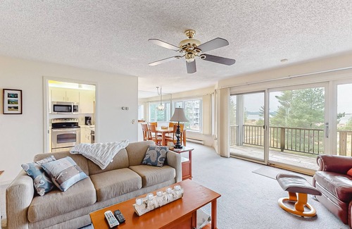 Glen Arbor Condo | Lovely Lake Michigan beachfront condo with deck, washer/dryer, fireplace, views