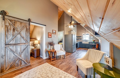 Olivehill Apartment | Lovely Lakefront Apartment w/Boat Ramp Access