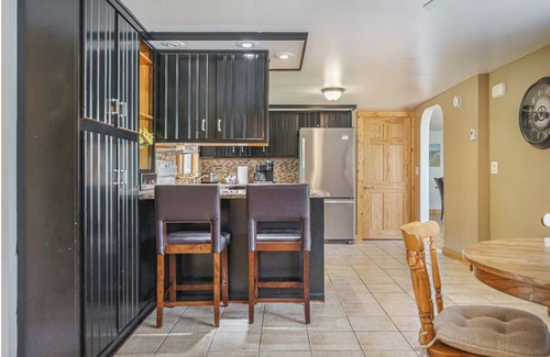 Traverse City House | Lovely Lakehouse by Grand Traverse Bay. Pet Friendly!