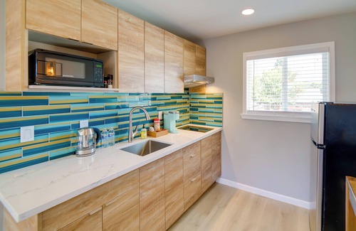 North Lakeport Apartment | Lovely Lakeport Retreat w/Smart TV: Walk to Pier!