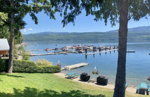 Anglemont Condo | Lovely Lakeside Condo w/ Buoy, Kitchen & Balcony