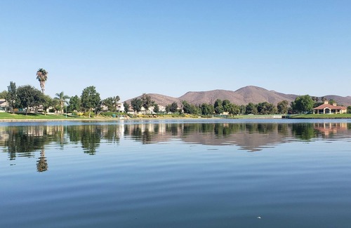 Menifee House | Lovely Lakeside Private Room