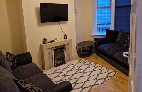 Higher Walton House | Lovely, Large 3 - Bedroom House in Preston