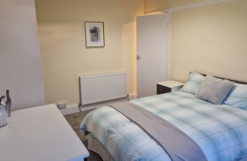 Higher Walton House | Lovely, Large 3 - Bedroom House in Preston