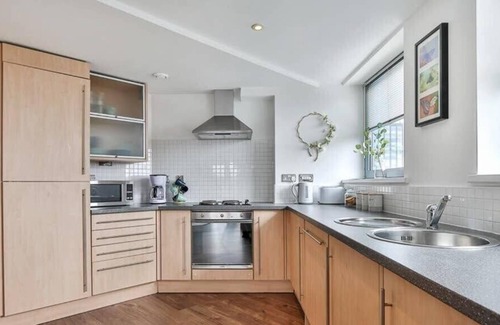 Holbeck Apartment | Lovely Large Leeds City Centre Apartment
