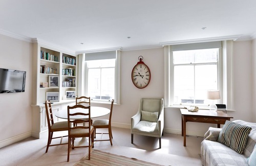 Pimlico Apartment | Lovely large one bed flat near Victoria in Pimlico