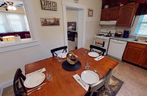 Nelsonville Cabin | Lovely Laurel Run Cottage, Hocking Hills, Hot Tub