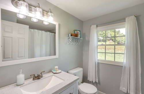 Leicester House | Lovely Leicester Home w/ Stunning Mountain Views!