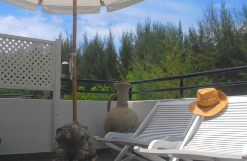 La Saline Les Bains Apartment | lovely little apartment on the lagoon of the Hermitage