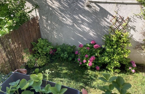 Bondy House | Lovely little home with terrace and garden only 15 minutes from Paris