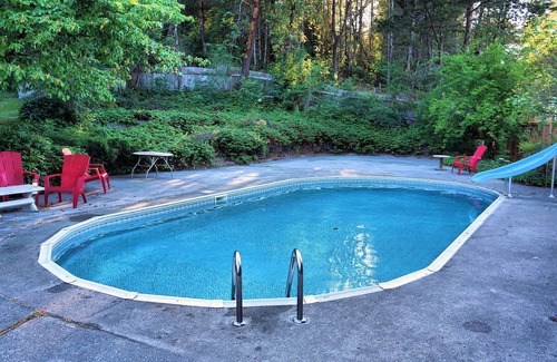 Regional District of Nanaimo House | Lovely little well appointed suite close to downtown, parks and restaurants