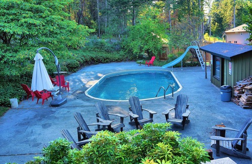 Regional District of Nanaimo House | Lovely little well appointed suite close to downtown, parks and restaurants