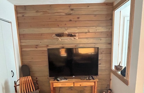 Lake City Apartment | Lovely location close to the lake and downtown Lake CIty & Several beaches.