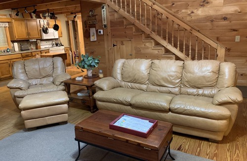 Warm Springs Cabin | Lovely Log Home is surrounded by Roosevelt State Park & near Callaway Gardens!