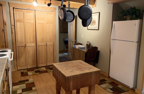 Warm Springs Cabin | Lovely Log Home is surrounded by Roosevelt State Park & near Callaway Gardens!