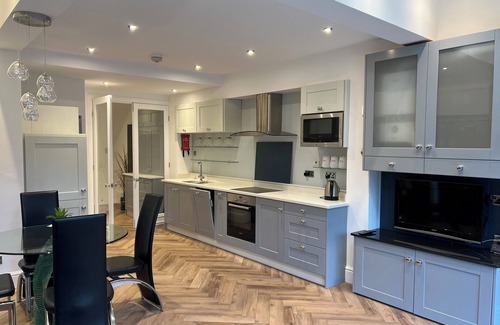 East Finchley Apartment | Lovely London Garden Flat Close to Underground Station