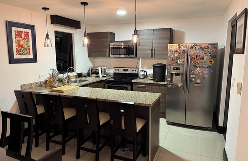 Santa Ana Apartment | Lovely luxury apartment in Santa Ana
