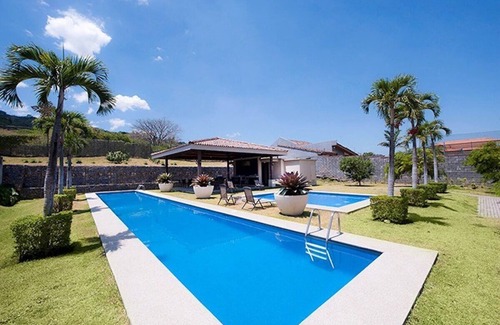 Santa Ana Apartment | Lovely luxury apartment in Santa Ana
