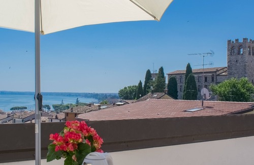 Desenzano del Garda Apartment | Lovely Mansarda - Large Terraces Spectacular View