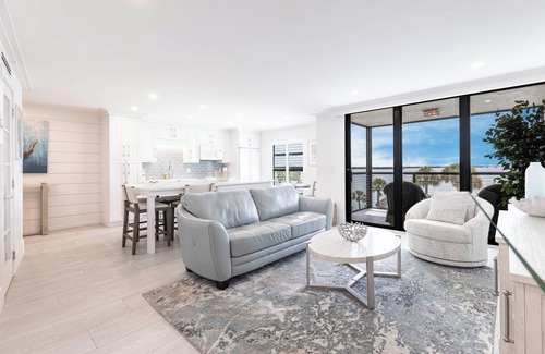 Marco Island Condo | Lovely Marco Island Condo w/Private Bay View