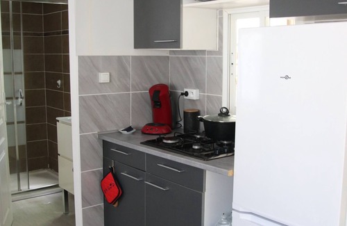 Puget-sur-Argens House | Lovely mobile home with equipped terrace 7 km from the beach