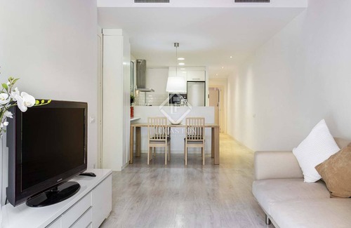La Sagrada Familia Apartment | Lovely modern 2 bed/2 bath apartment near the Sagrada Familia