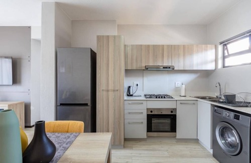 Greater Johannesburg Metropolitan Area Condo | Lovely modern 2 bedroom apartment with pool.