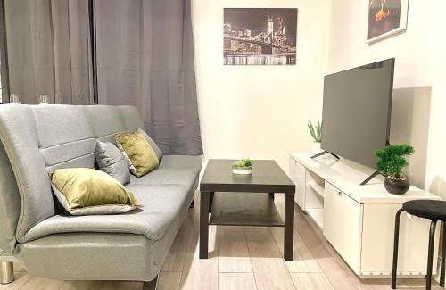 Carcroft House | Lovely Modern 3 Bedroom House Doncaster, Family Contractor Friendly, Sleeps 6