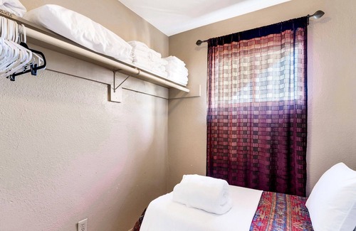Wonder Valley House | Lovely mountain view abode with pool, hot tub, fireplace & W/D - dog-friendly