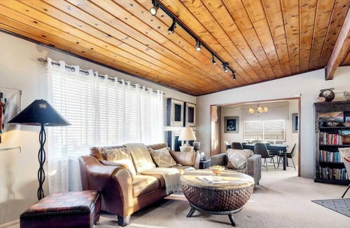 Wonder Valley House | Lovely mountain view abode with pool, hot tub, fireplace & W/D - dog-friendly