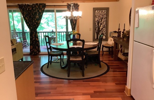 Sapphire Villa | Lovely Mountain Villa-Close to Amenities-Walk to Fairfield Lk