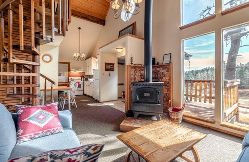 Angel Fire House | Lovely multi-level cabin with balcony, loft, fireplace & great mountain views