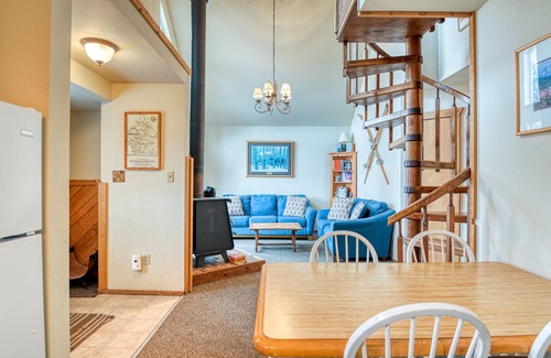 Angel Fire House | Lovely multi-level cabin with balcony, loft, fireplace & great mountain views