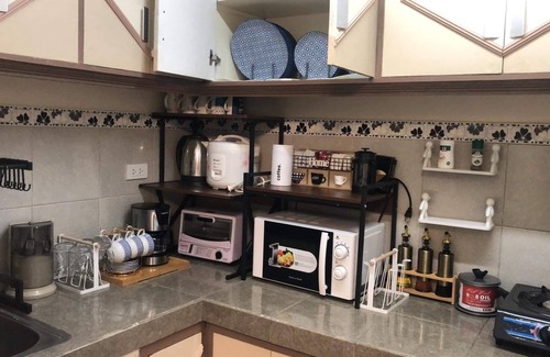 Clark House | Lovely Nest Townhouse 2 BR, 2 T&B, for 7 guests near Clark Airport, Aqua Planet