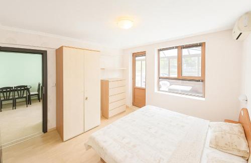 Primorski Apartment | Lovely Nest with Glass Veranda