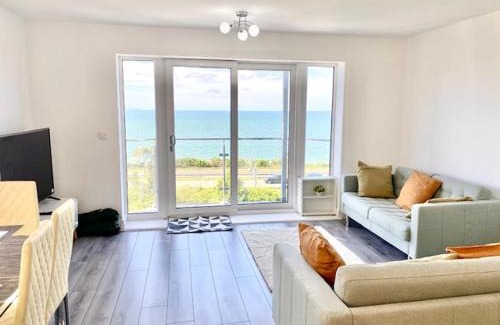 Penmaenmawr Apartment | Lovely New 2 Bedroom Condo with Stunning Seaviews