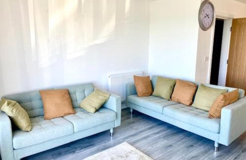 Penmaenmawr Apartment | Lovely New 2 Bedroom Condo with Stunning Seaviews