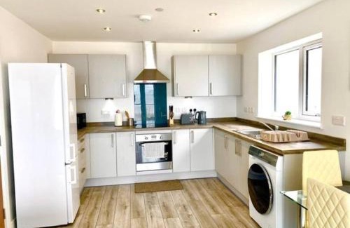Penmaenmawr Apartment | Lovely New 2 Bedroom Condo with Stunning Seaviews