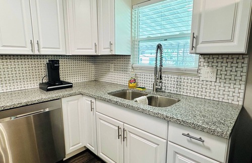 Lawrence House | Lovely new 3-bedroom house located near downtown!