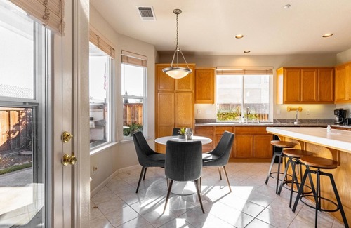 Newark House | Lovely Newark 4BR w/Backyard, Patio, A/C & Garage, by Blueground