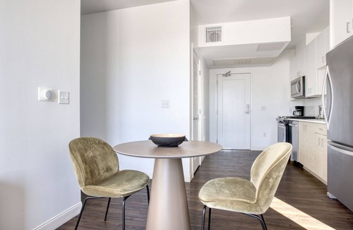 Newtonville Apartment | Lovely Newton 2BR w/W/D & Gym, nr Newtonville T, by Blueground