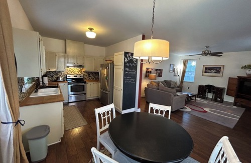 Sunset Cottage | Lovely North End Cottage