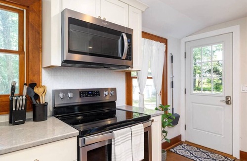 Laurel Cottage | Lovely North Fork Beach Cottage (2 BR/2 bath)!