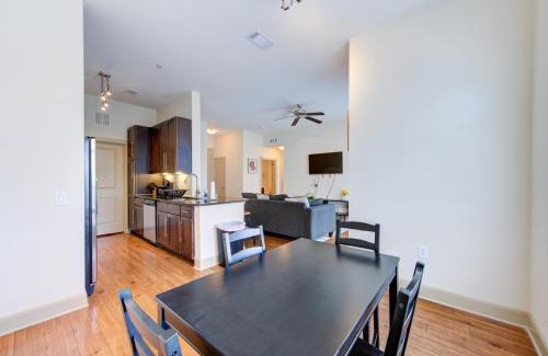 Astrodome Apartment | Lovely Oasis Pool Gym Wi-Fi Free Parking